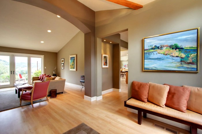 20 Creative Two-Toned Painting Ideas for a Stylish Interior 20 Creative Two-Toned Painting Ideas for a Stylish Interior